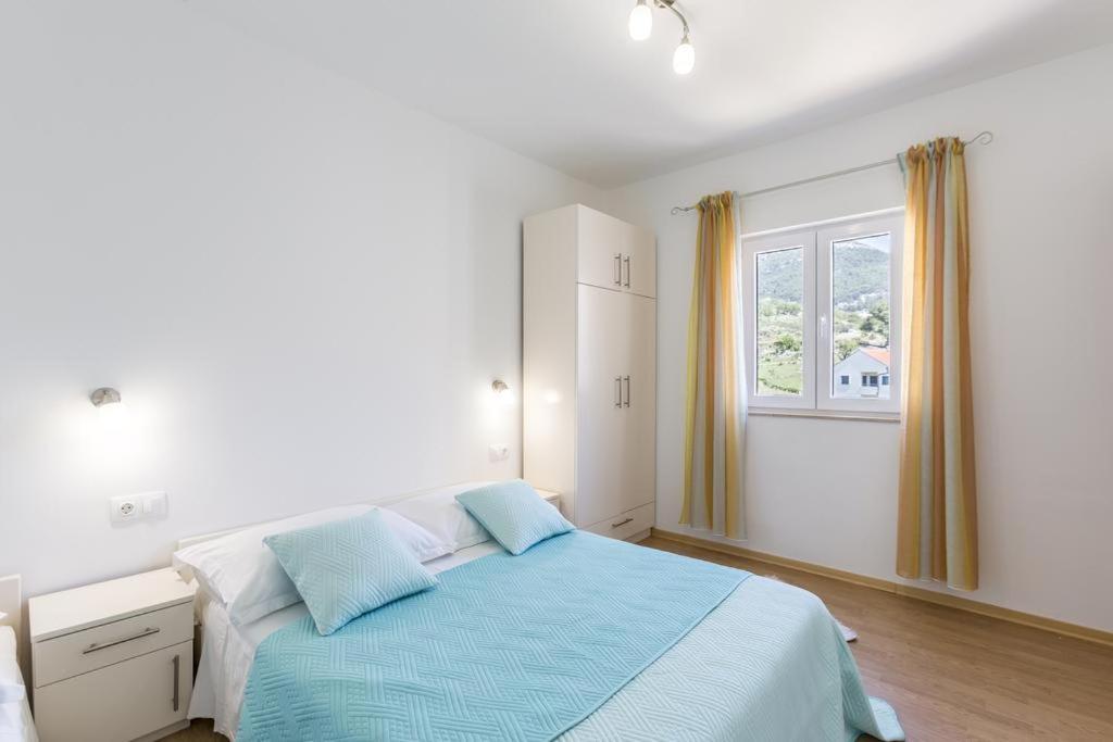 Apartments Bezmalinovic 2 Bol Buitenkant foto
