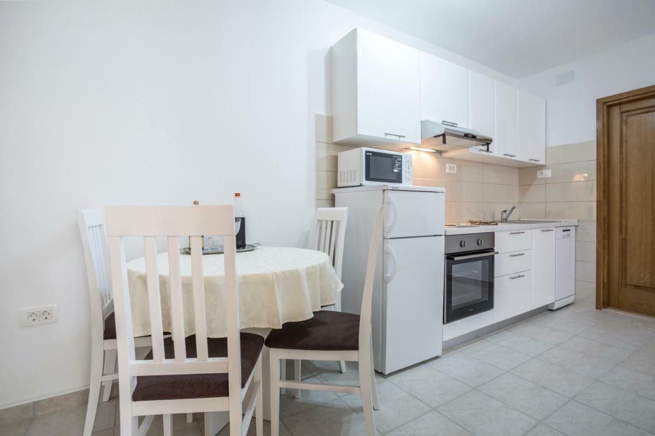 Apartments Bezmalinovic 2 Bol Buitenkant foto