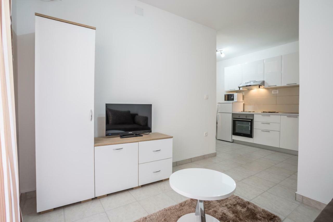 Apartments Bezmalinovic 2 Bol Buitenkant foto