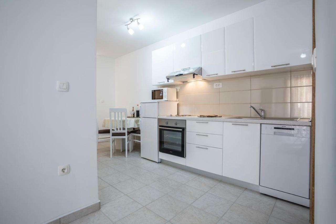 Apartments Bezmalinovic 2 Bol Buitenkant foto