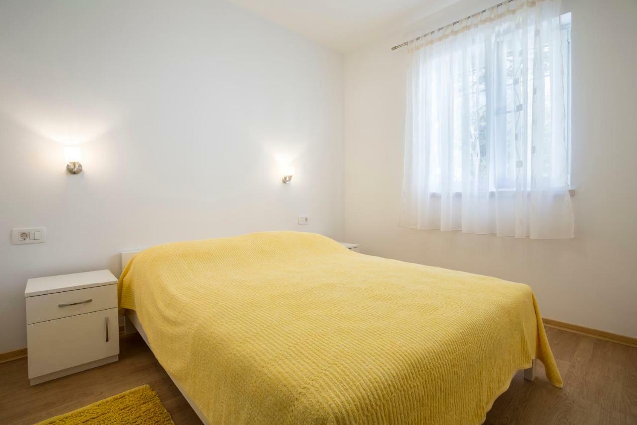 Apartments Bezmalinovic 2 Bol Buitenkant foto